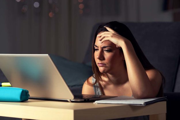 4-The-Differences-Between-Dependence,-Abuse,-and-Addiction-of-Prescription-Drugs- (1) woman wonders the difference between dependence and abuse in pills