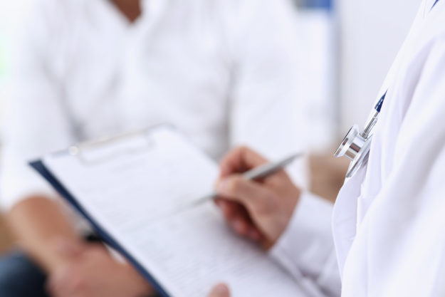 Common Addiction Treatment Programs for Substance Abuse doctor prepping client for treatment programs